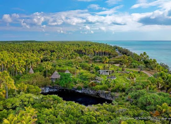 new-caledonia/ouvea-island/landmark/hanawa-blue-hole