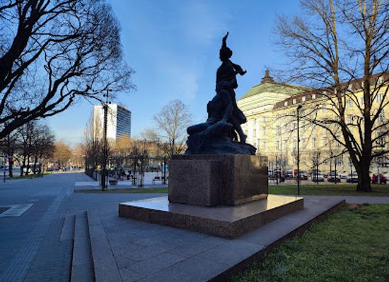 estonia/laane-viru-county/landmark/monument-to-the-revolution-of-1905