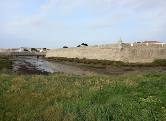 portugal/peniche/landmark/portoes-de-peniche-de-cima