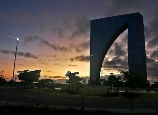 colombia/barranquilla/riomar/landmark/gran-malecon