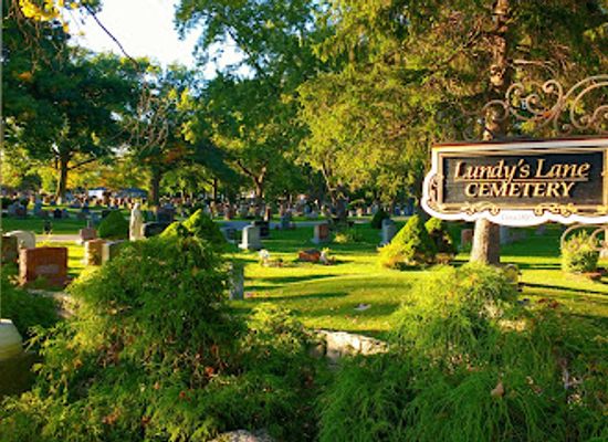 canada/niagara-falls/landmark/lundy-s-lane-cemetery