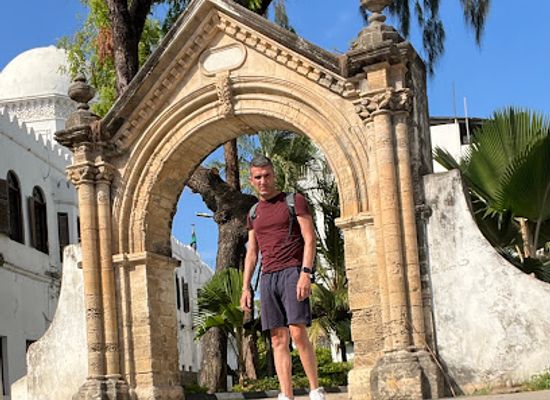 tanzania/stone-town/old-fort/landmark/old-portuguese-arch