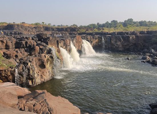 india/jabalpur/landmark/bhadbhada-waterfall