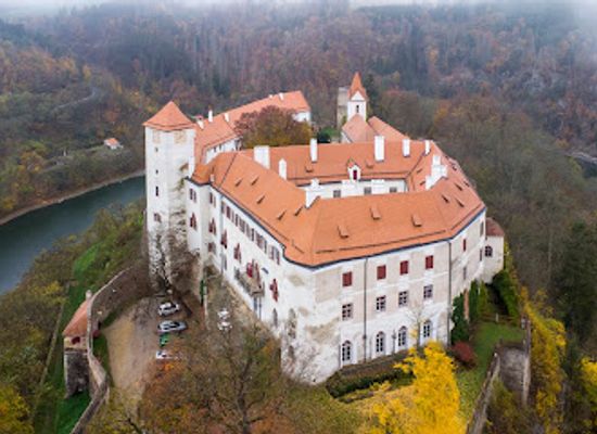 czechia/south-moravia/landmark/bitov-castle