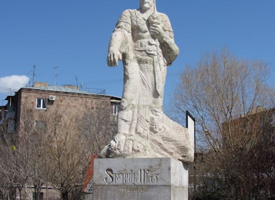 armenia/yerevan/nor-nork/landmark/statue-of-tigran-the-great