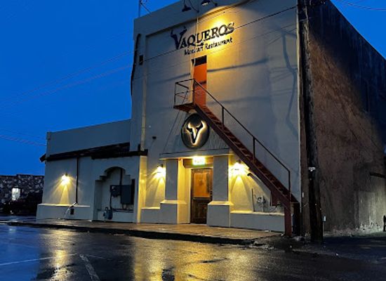 montana/columbia-falls/landmark/vaqueros