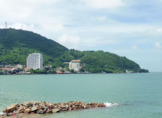 vietnam/vung-tau/front-beach/landmark/bai-dau-beach