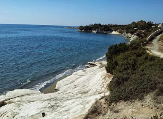 cyprus/governor-s-beach/landmark/kalymnos-parking