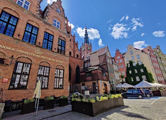 poland/gdansk/old-town/landmark/dwor-artusa