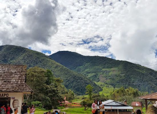 peru/pasco/landmark/recreo-turistico-el-wharapo