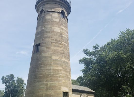 pennsylvania/northwestern-pennsylvania/landmark/erie-land-lighthouse