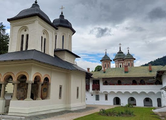 romania/prahova/landmark/sinaia-monastery