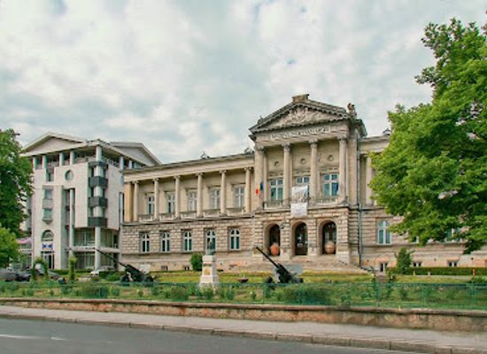 romania/pitesti/landmark/the-county-museum