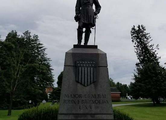 pennsylvania/gettysburg/landmark/ghostly-images-of-gettysburg