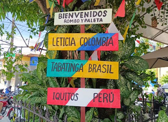 colombia/leticia/landmark/placa-conmemorativa-tres-fronteras