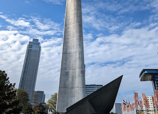 netherlands/rotterdam/kop-van-zuid/landmark/de-boeg