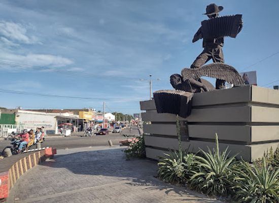 colombia/riohacha/landmark/monumento-a-francisco-el-hombre