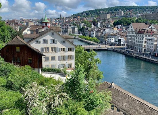 switzerland/zurich/lindenhof/landmark/city-view-lookout