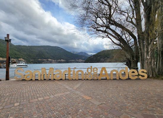 argentina/san-martin-de-los-andes/landmark/cartel-san-martin-de-los-andes