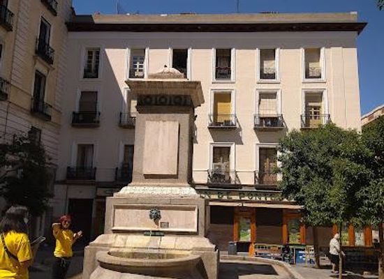 spain/madrid/landmark/plaza-de-pontejos