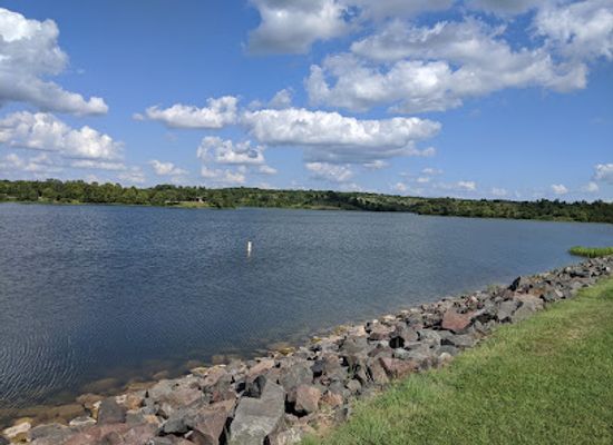 oklahoma/chickasaw-country/landmark/veterans-lake