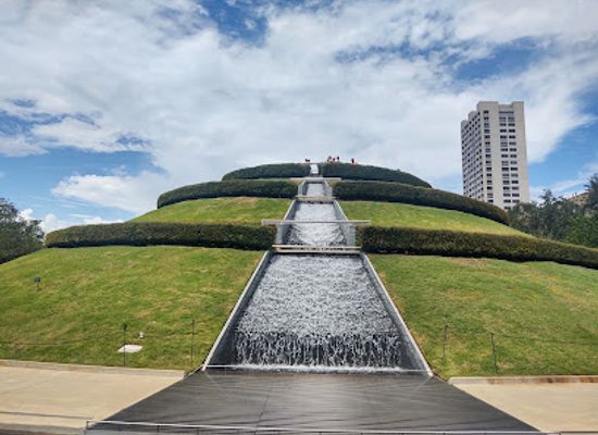 texas/houston/museum-district/landmark/mcgovern-centennial-gardens