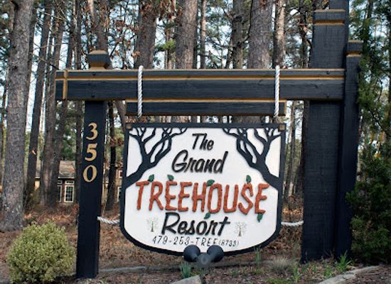 arkansas/eureka-springs/landmark/the-grand-treehouse-resort