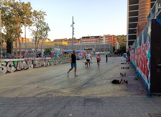 spain/barcelona/poble-sec/landmark/cubo-de-poblesec