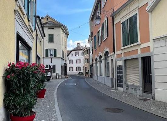 switzerland/lake-geneva-region/landmark/old-town-neighborhood-of-montreux