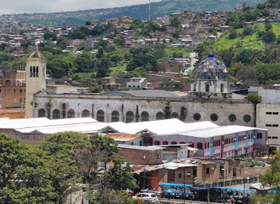 honduras/tela/landmark/museo-de-la-memoria-antigua-casa-presidencial