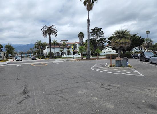 california/santa-barbara/landmark/east-beach
