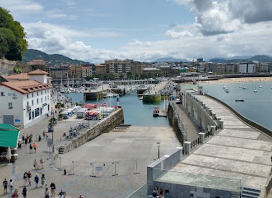spain/san-sebastian/landmark/paseo-de-los-curas-mirador