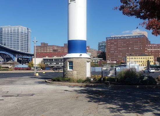 ohio/lake-erie-islands/landmark/cleveland-harbor-west-pierhead-lighthouse