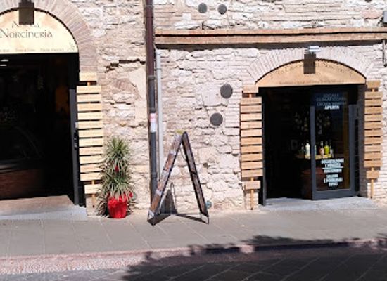 italy/assisi/landmark/antica-norcineria-umbra