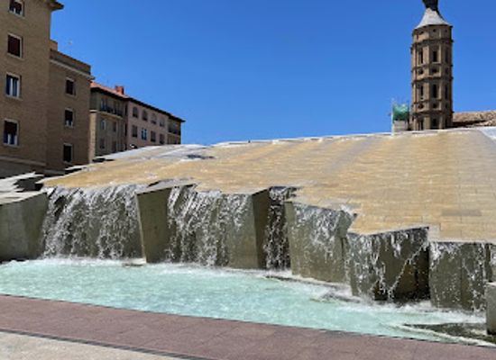 spain/zaragoza/landmark/fuente-de-la-hispanidad