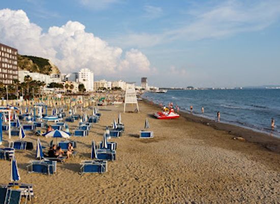 albania/durres-coast/landmark/beach-of-durres