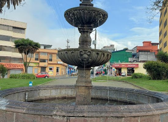 ecuador/quito/la-floresta/landmark/plaza-de-la-floresta