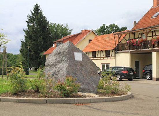 germany/thuringia/landmark/mittelpunkt-thuringens-denkmal-in-rockhausen
