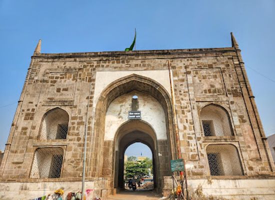 india/aurangabad/begumpura/landmark/naubat-gate-naubat-darwaza-quil-e-ark