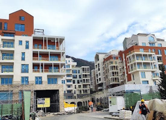 montenegro/tivat/landmark/boka-place-u-izgradnji