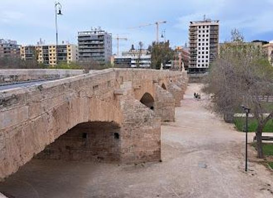 spain/valencian-community/landmark/pont-de-la-trinitat