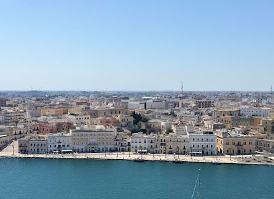 italy/apulia/landmark/monumento-al-marinaio-d-italia