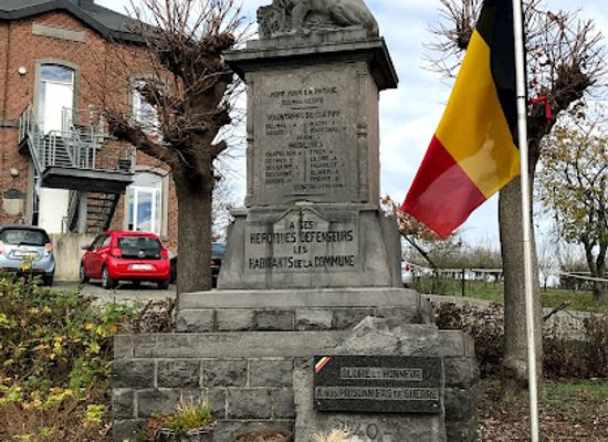 belgium/durbuy/landmark/monument-aux-morts-des-deux-guerres-de-warzee