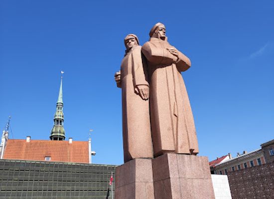 latvia/riga/kipsala/landmark/latvian-riflemen-monument