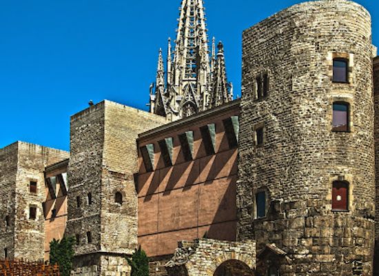 spain/barcelona/barri-gotic/landmark/roman-towers