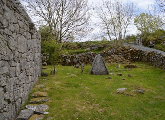 ireland/the-burren/landmark/temple-cronan