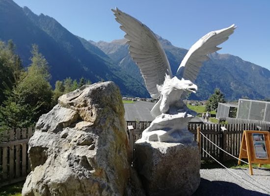 austria/otztal-alps/landmark/greifvogelpark-umhausen