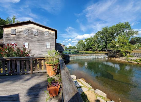 kentucky/eastern-mountain-coal-fields/landmark/loretta-lynn-s-ranch-tours-museum-events-concerts