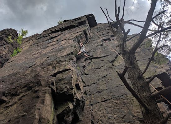 connecticut/connecticut-river-valley/landmark/cathole-gorge