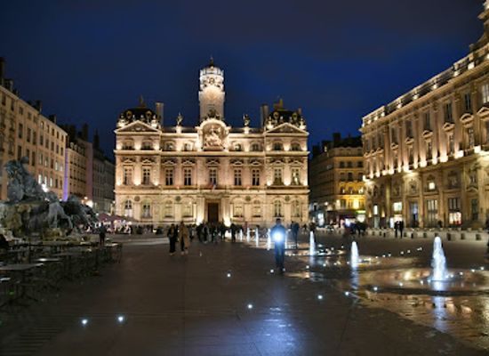 france/lyon/landmark/hotel-de-ville-de-lyon